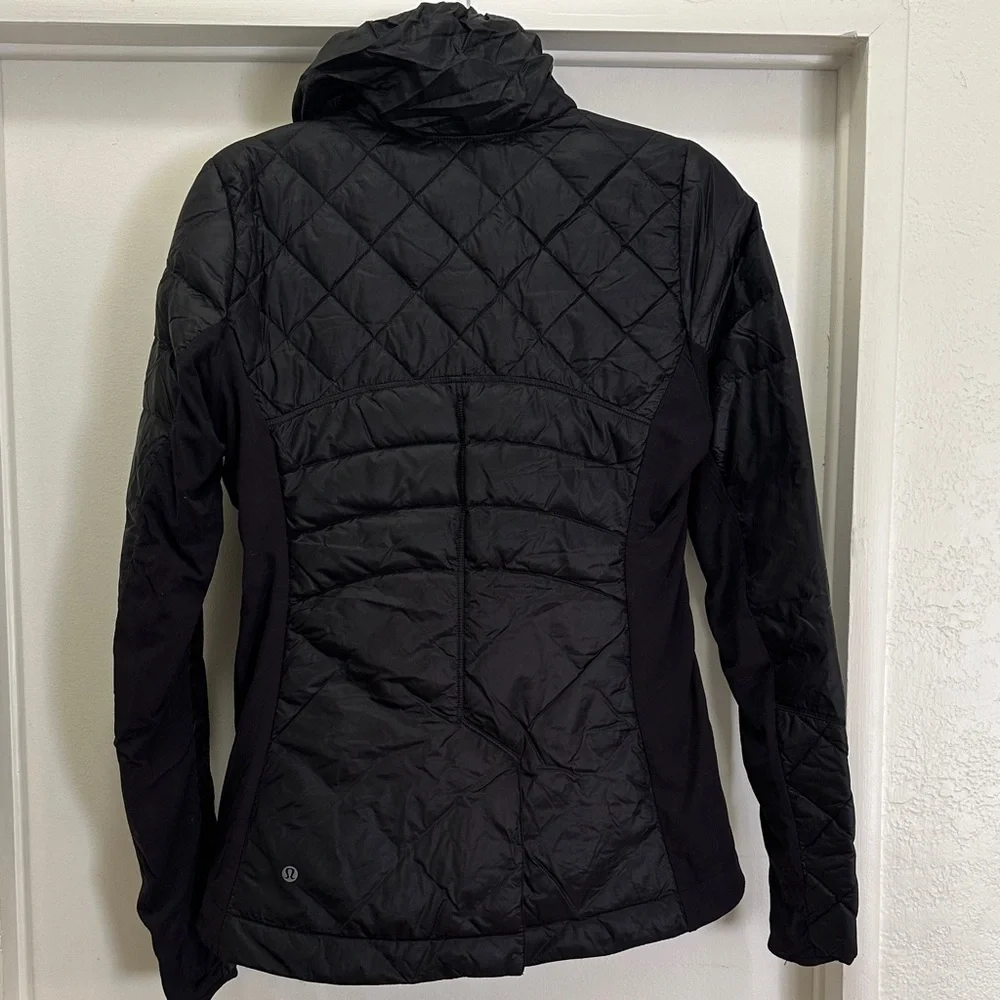 Lululemon down for a run pull over - black - Picture 7 of 7